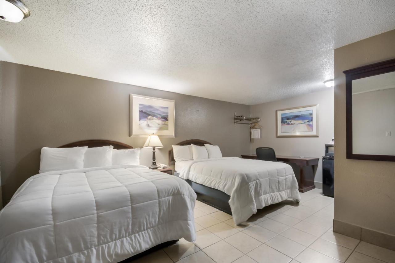 Americas Best Value Inn Woodward At 8Th St Buitenkant foto