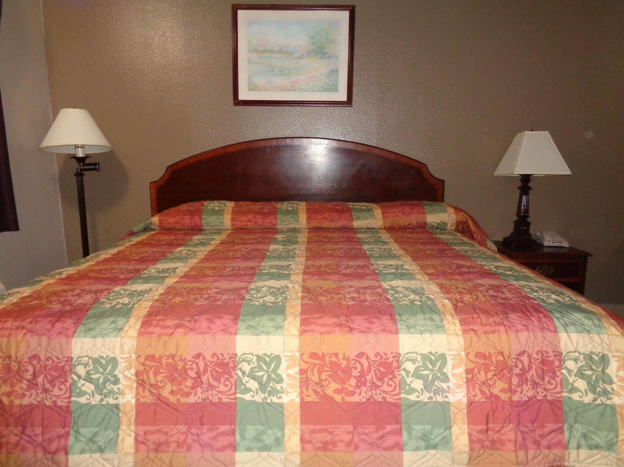 Americas Best Value Inn Woodward At 8Th St Buitenkant foto